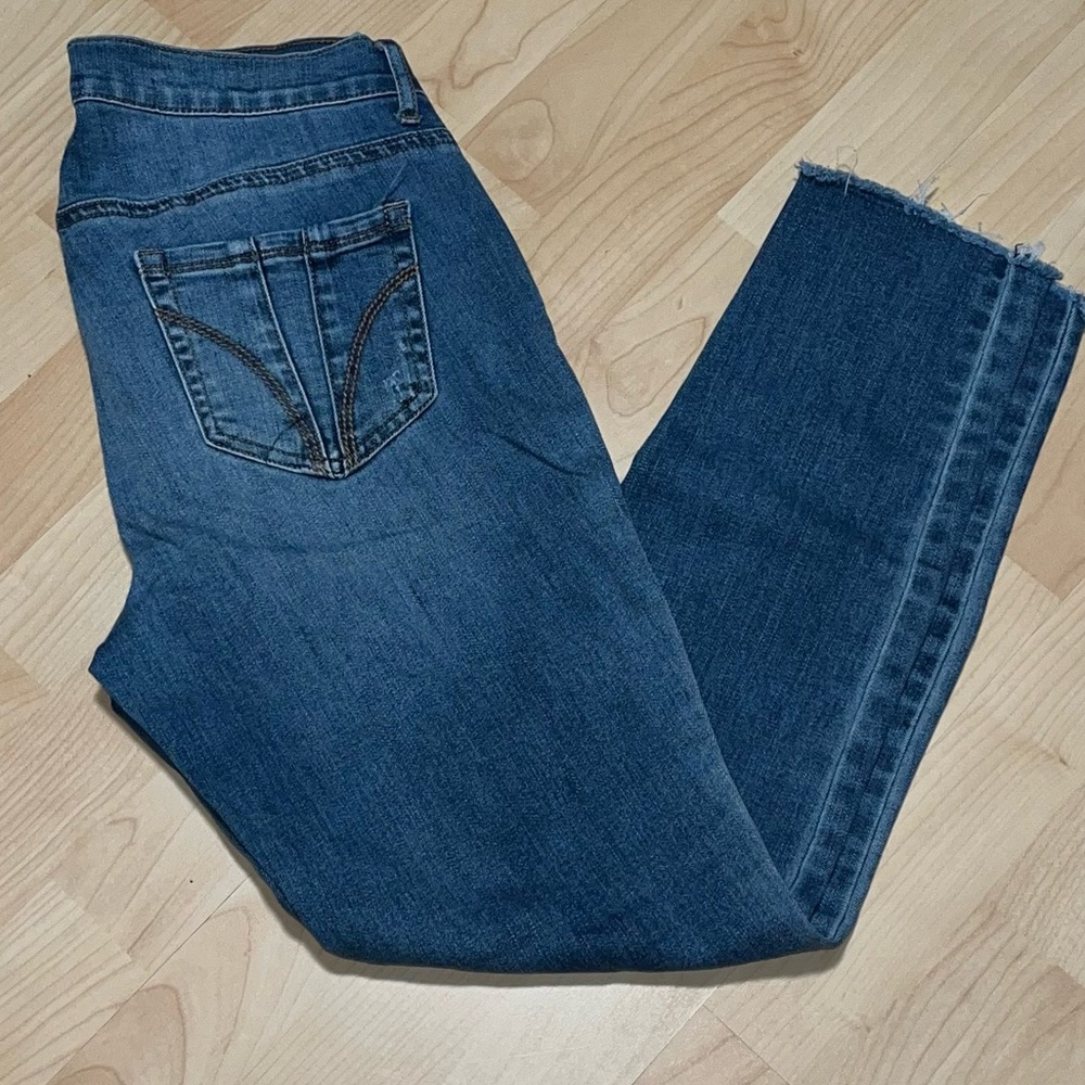 Indigo Blue Maternity Jeans Raw Hem Ankle Blue jeans Size M